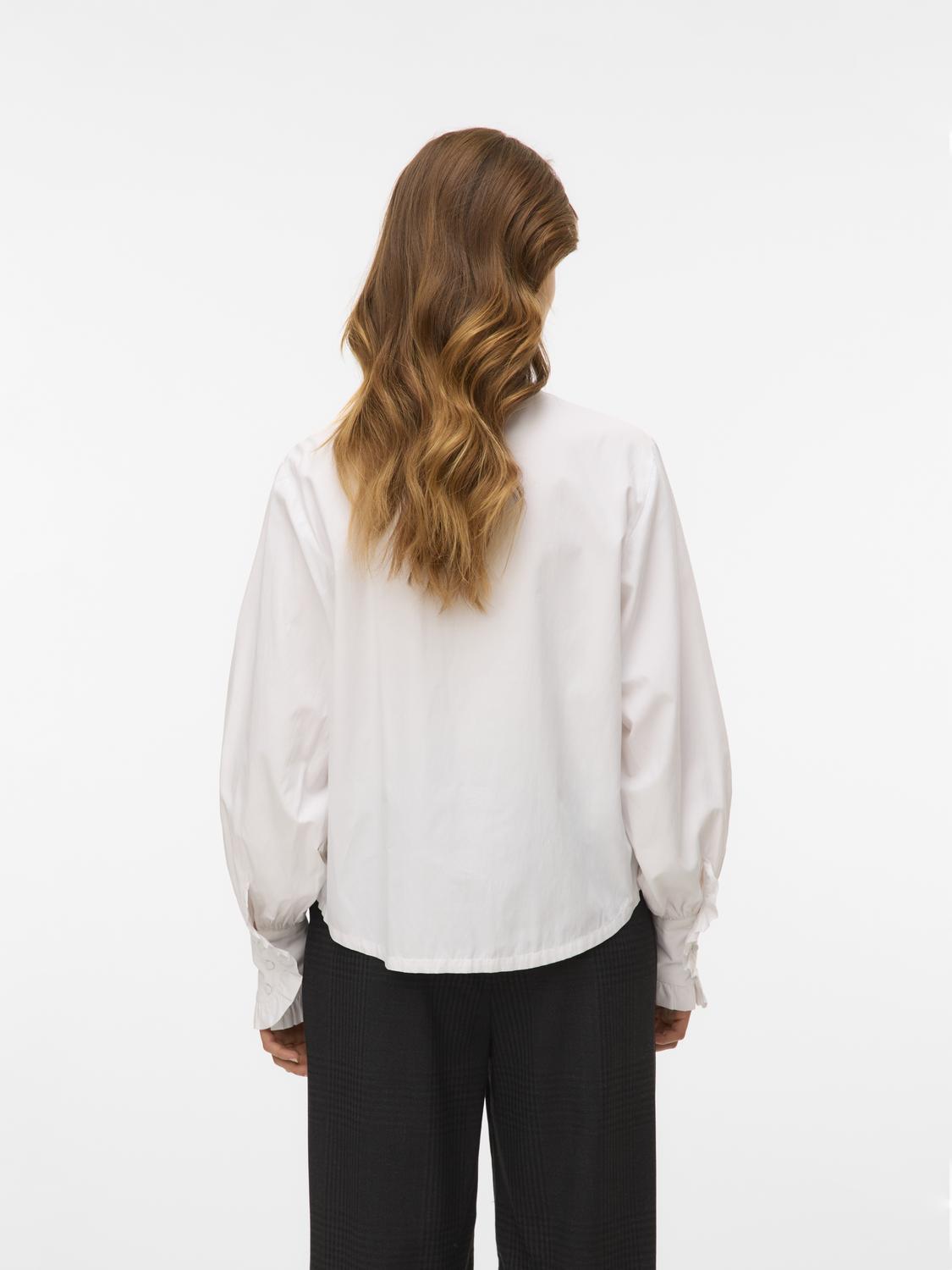 model_shot-back